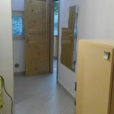 Camera 600 Mt Policlinico Guest house *