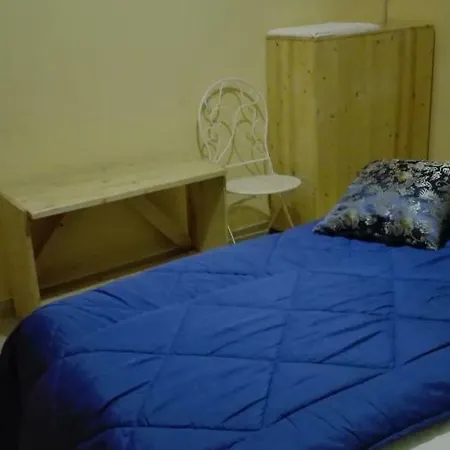 Camera 600 Mt Policlinico Guest house *
